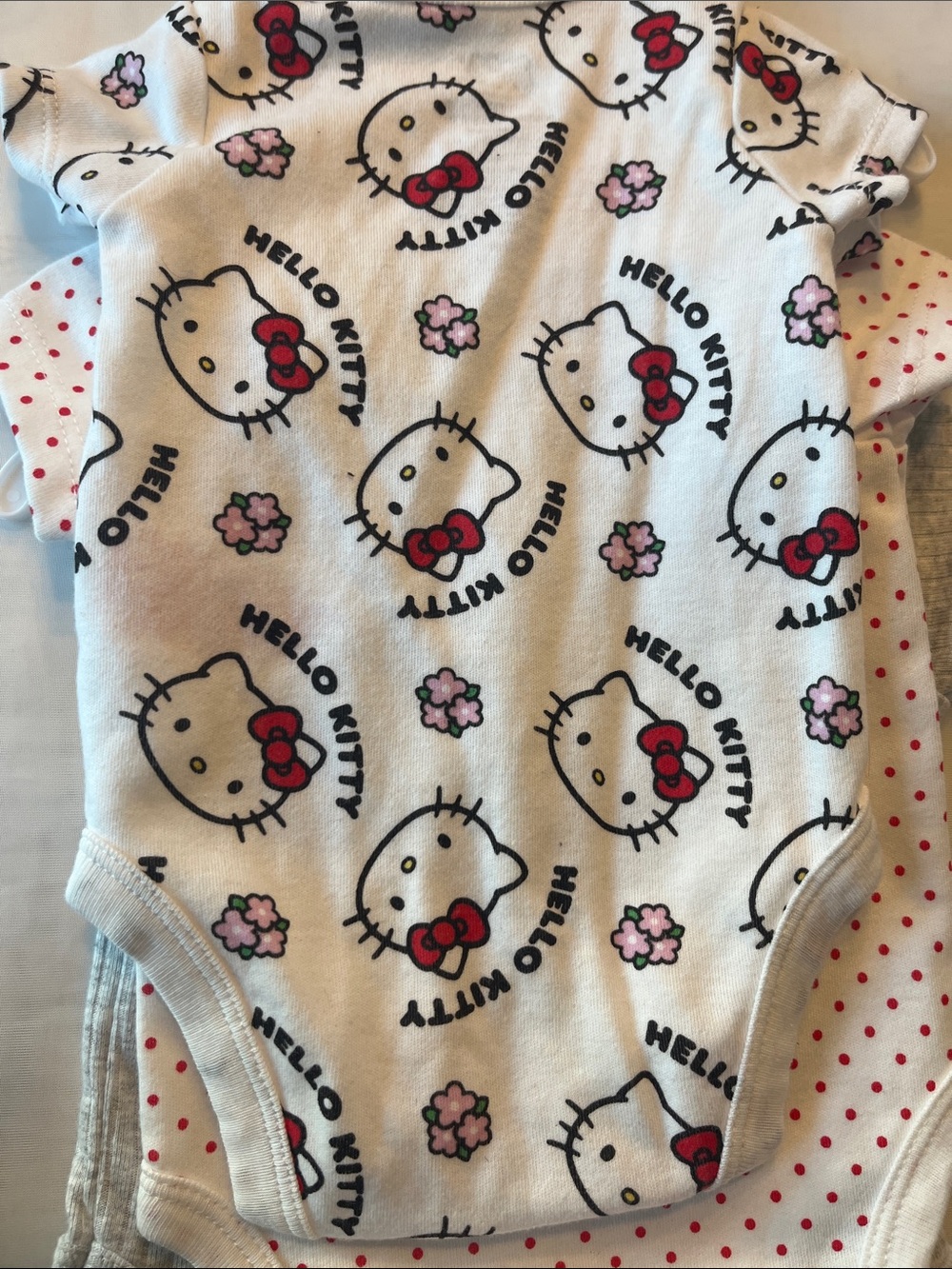 Hello Kitty Onesie Set - Picture 4 of 5